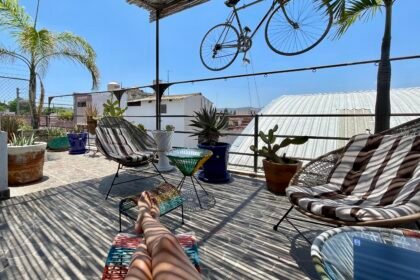 Lounge break on a Mexican rooftop